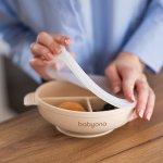Babyono Миска детская силиконовая, три секции, с присоской, ручками и крышкой, бежевая, 6 мес.+