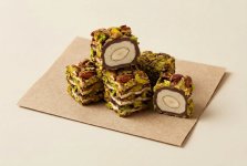 Рахат-лукум «баклава» в обсыпке из цельной фисташки