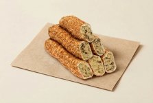 Рахат-лукум ролл с миндальным кремом, в обсыпке из кадаифа