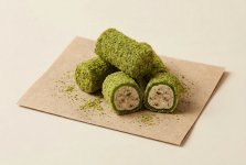 Рахат-лукум ролл с миндальным кремом, с бархатным покрытием зелёного цвета