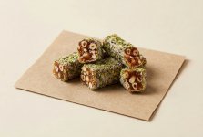 Королевский рахат-лукум с апельсином и фундуком, в обсыпке из кокоса и фисташковой крошки