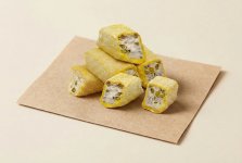 Рахат-лукум по-алеппски с бананом и фисташкой, в обсыпке из кокоса